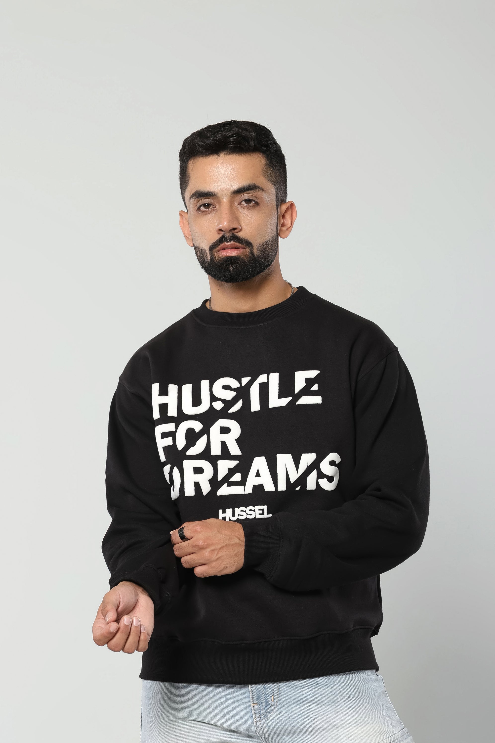 HUSTLE FOR DREAMS - BLACK - Regular Fit Sweatshirt