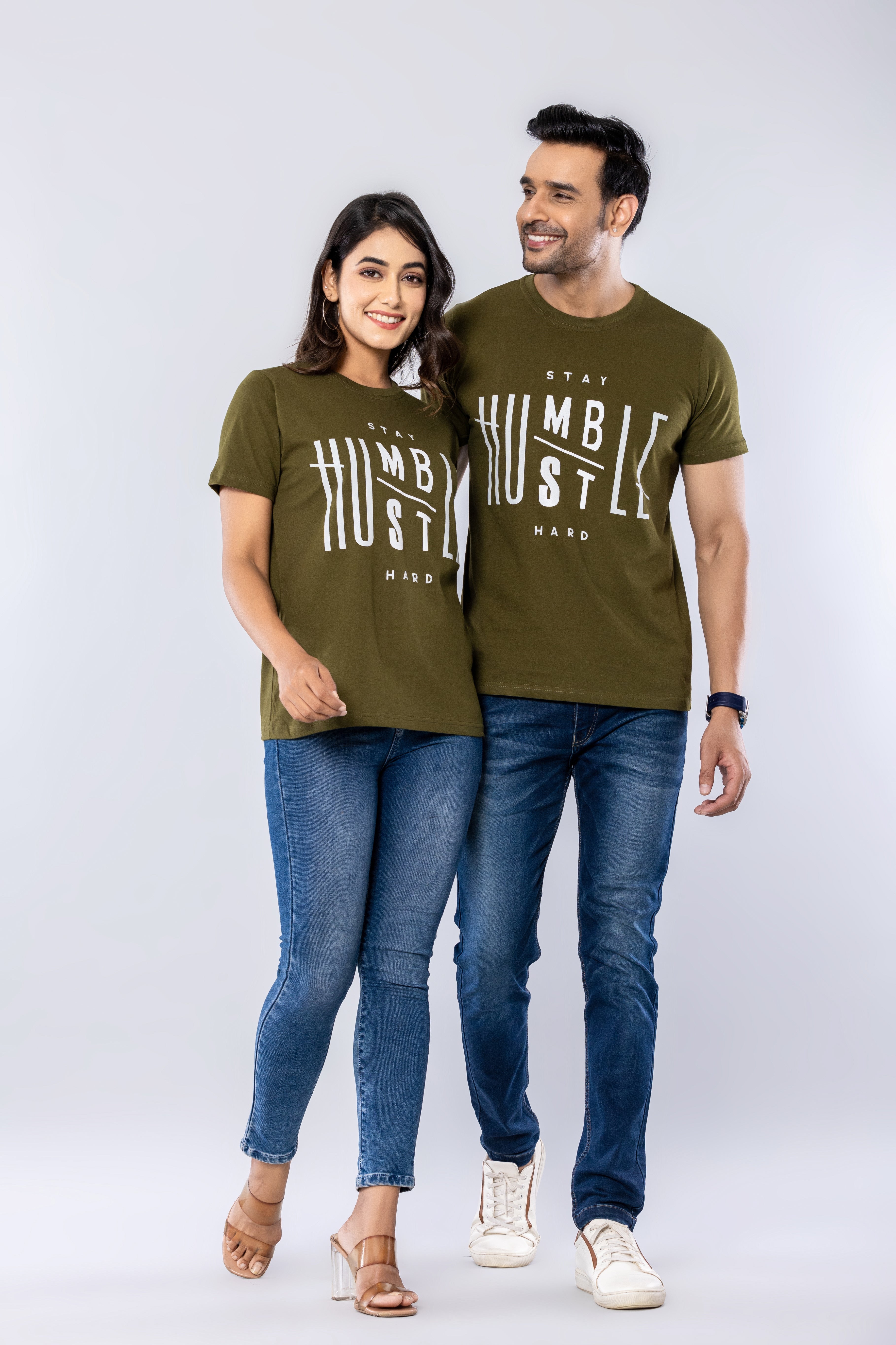 STAY HUMBLE HUSTLE HARD - MILITARY GREEN - Regular Fit T-Shirt