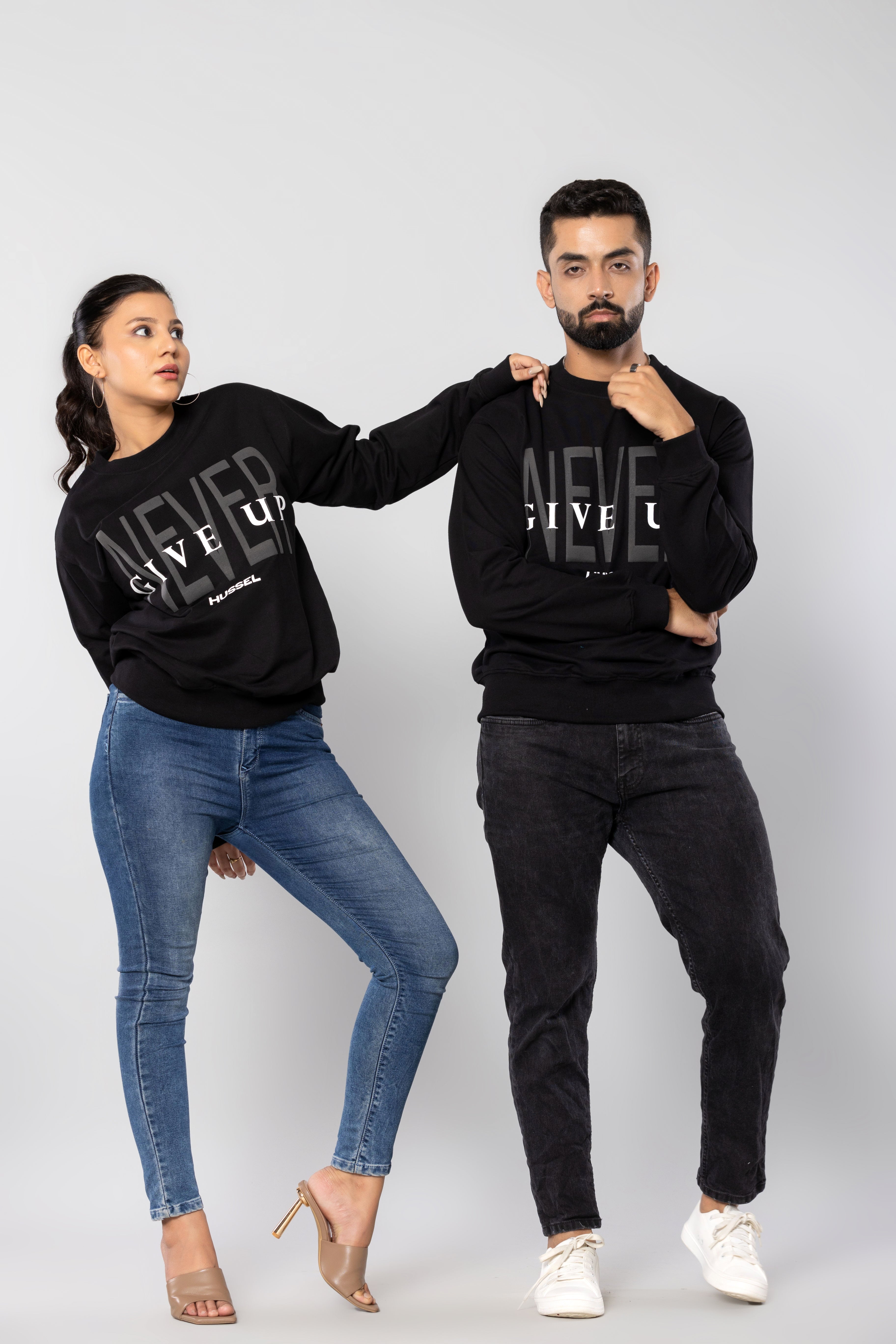 NEVER GIVE UP - BLACK - Regular Fit Sweatshirt