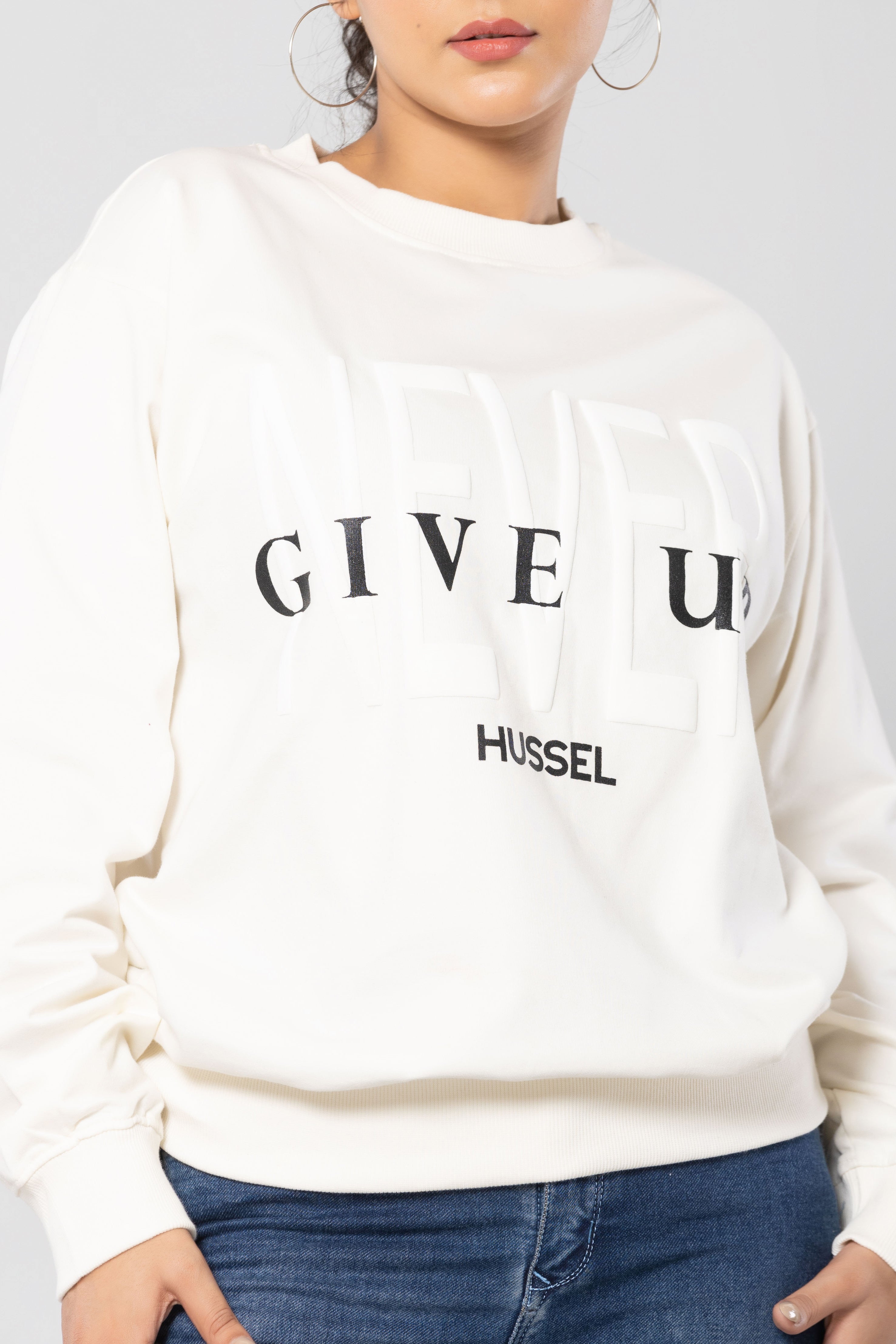 NEVER GIVE UP - OFF WHITE - Regular Fit Sweatshirt