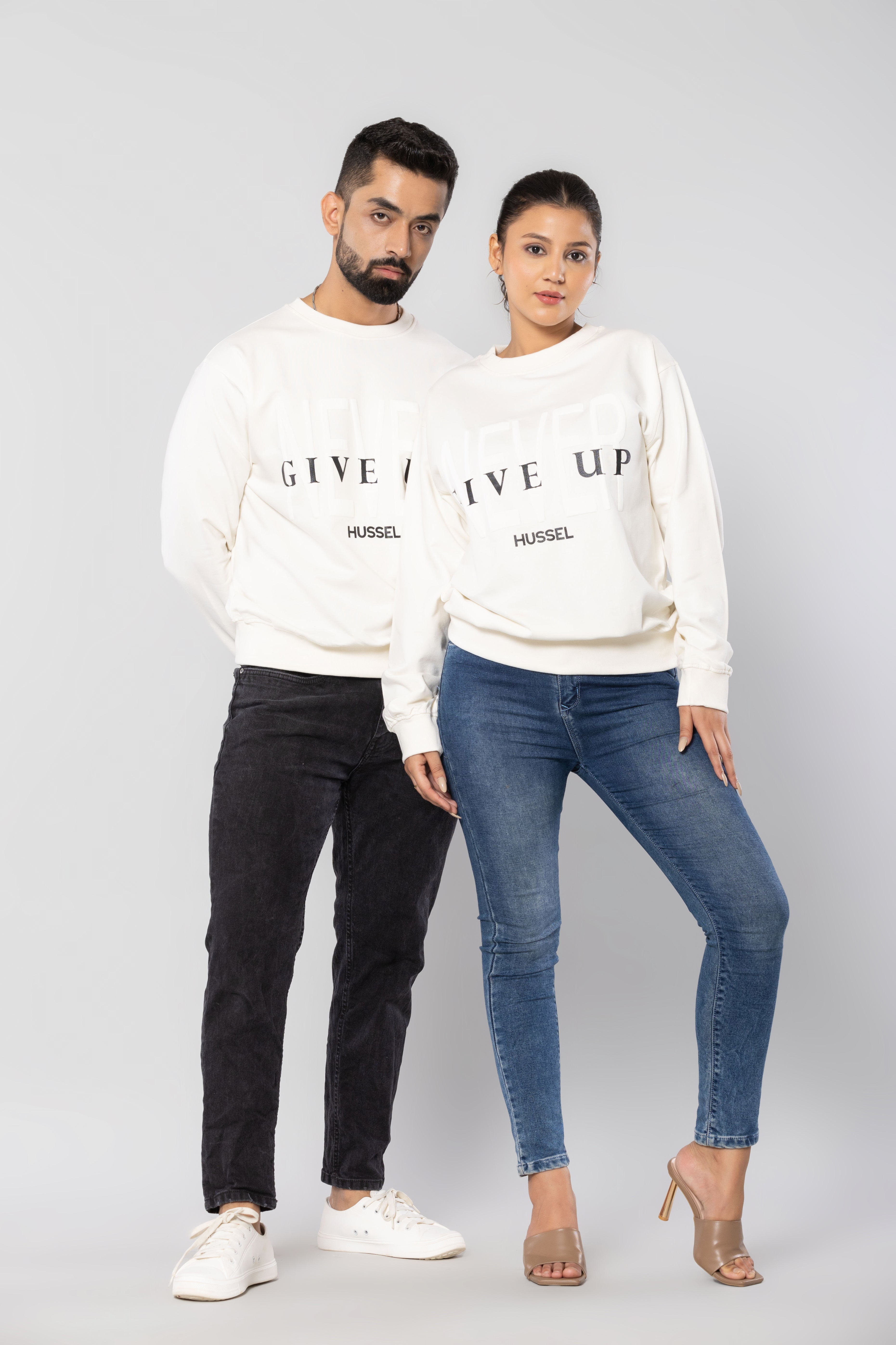 NEVER GIVE UP - OFF WHITE - Regular Fit Sweatshirt
