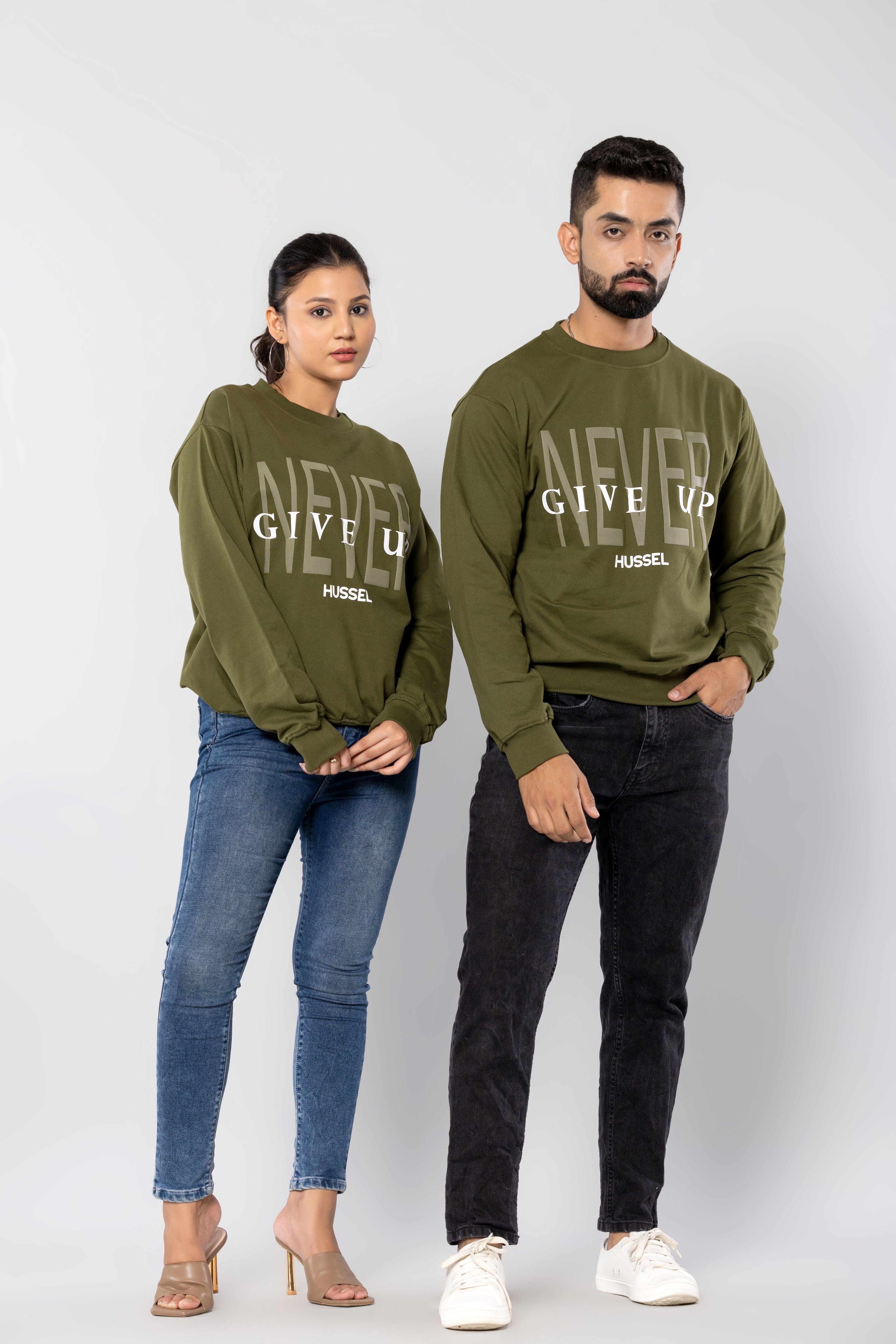NEVER GIVE UP - MILITARY GREEN - Regular Fit Sweatshirt