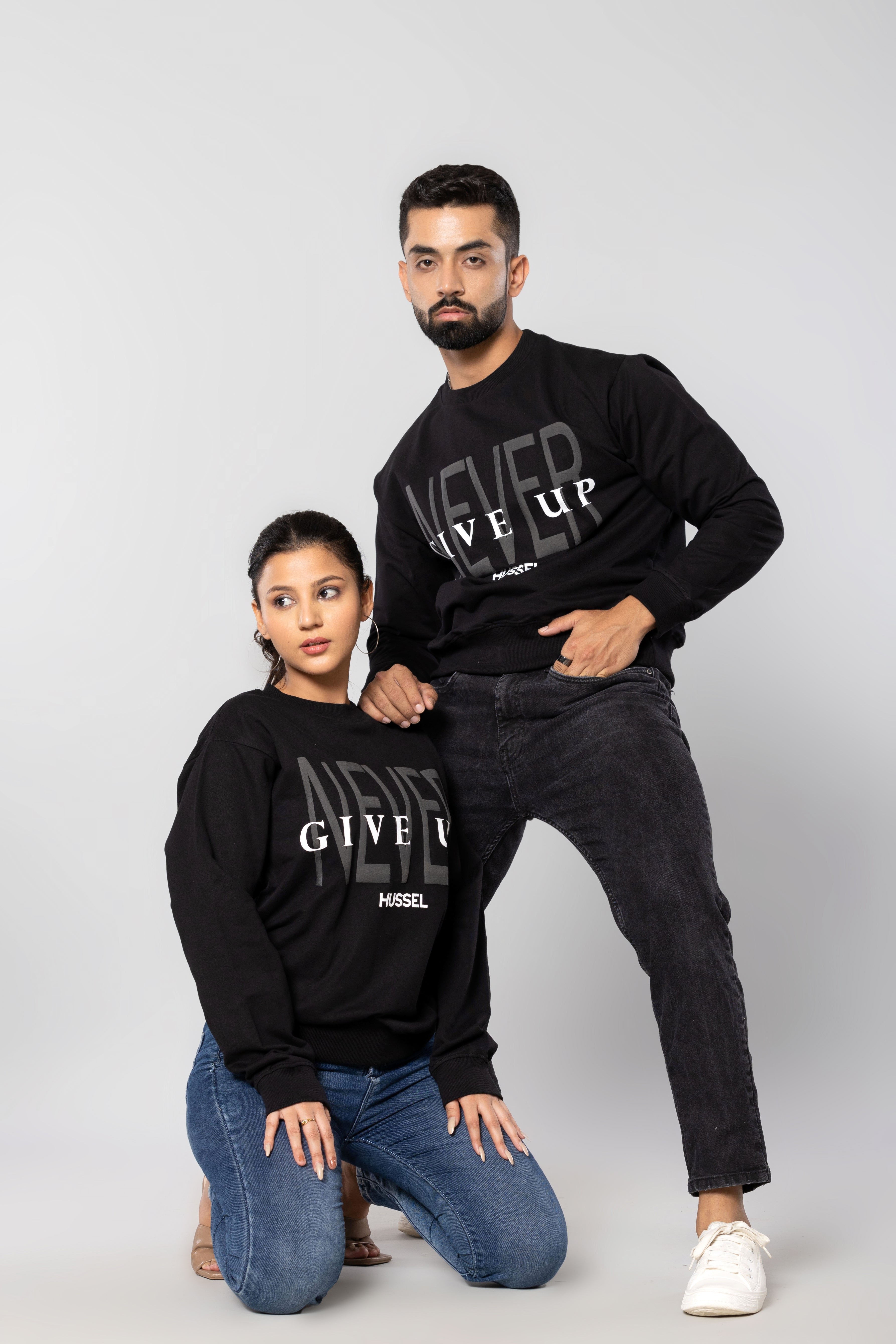 NEVER GIVE UP - BLACK - Regular Fit Sweatshirt
