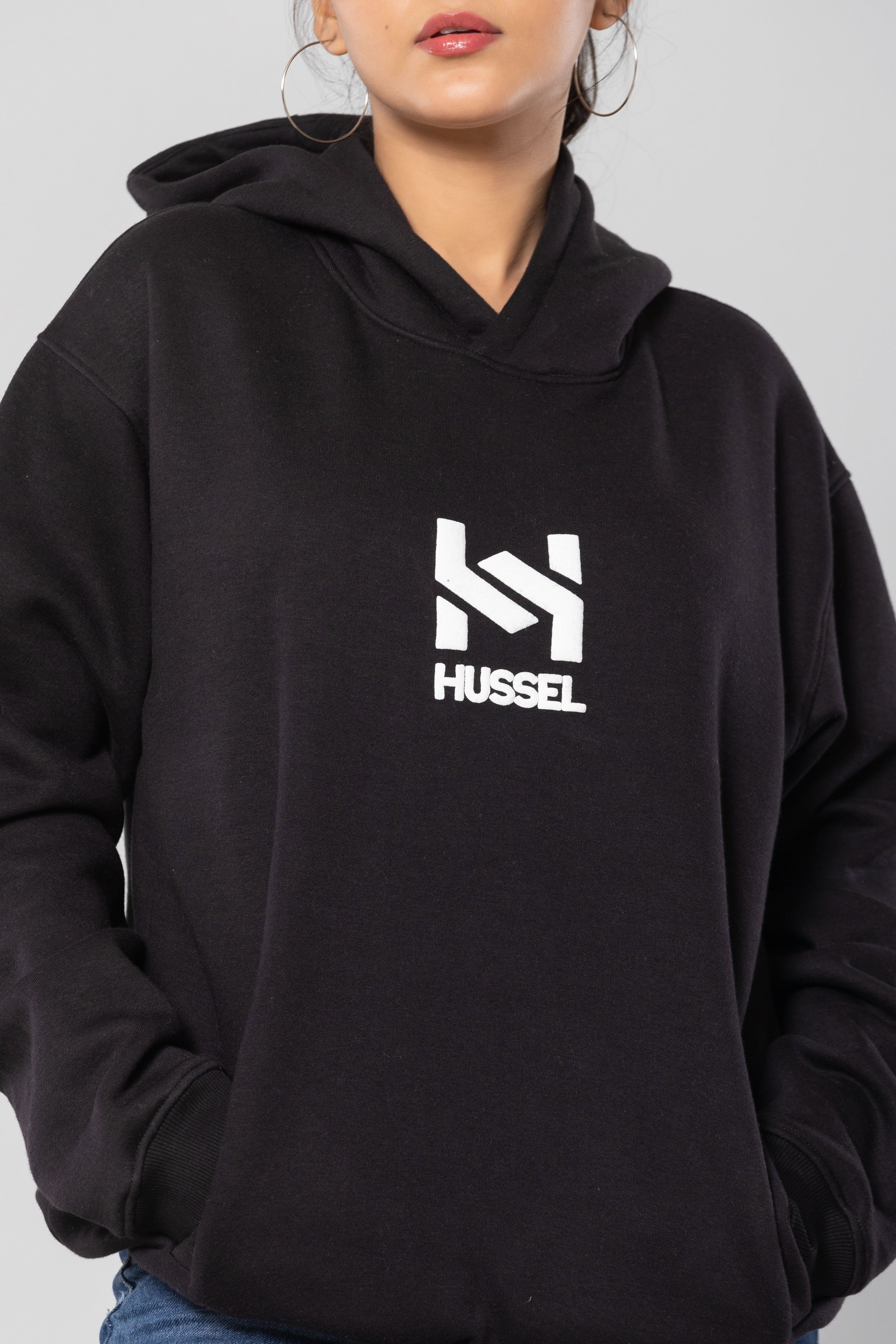 HUSTLER NEVER QUITS - BLACK - Comfort Fit Hoodie