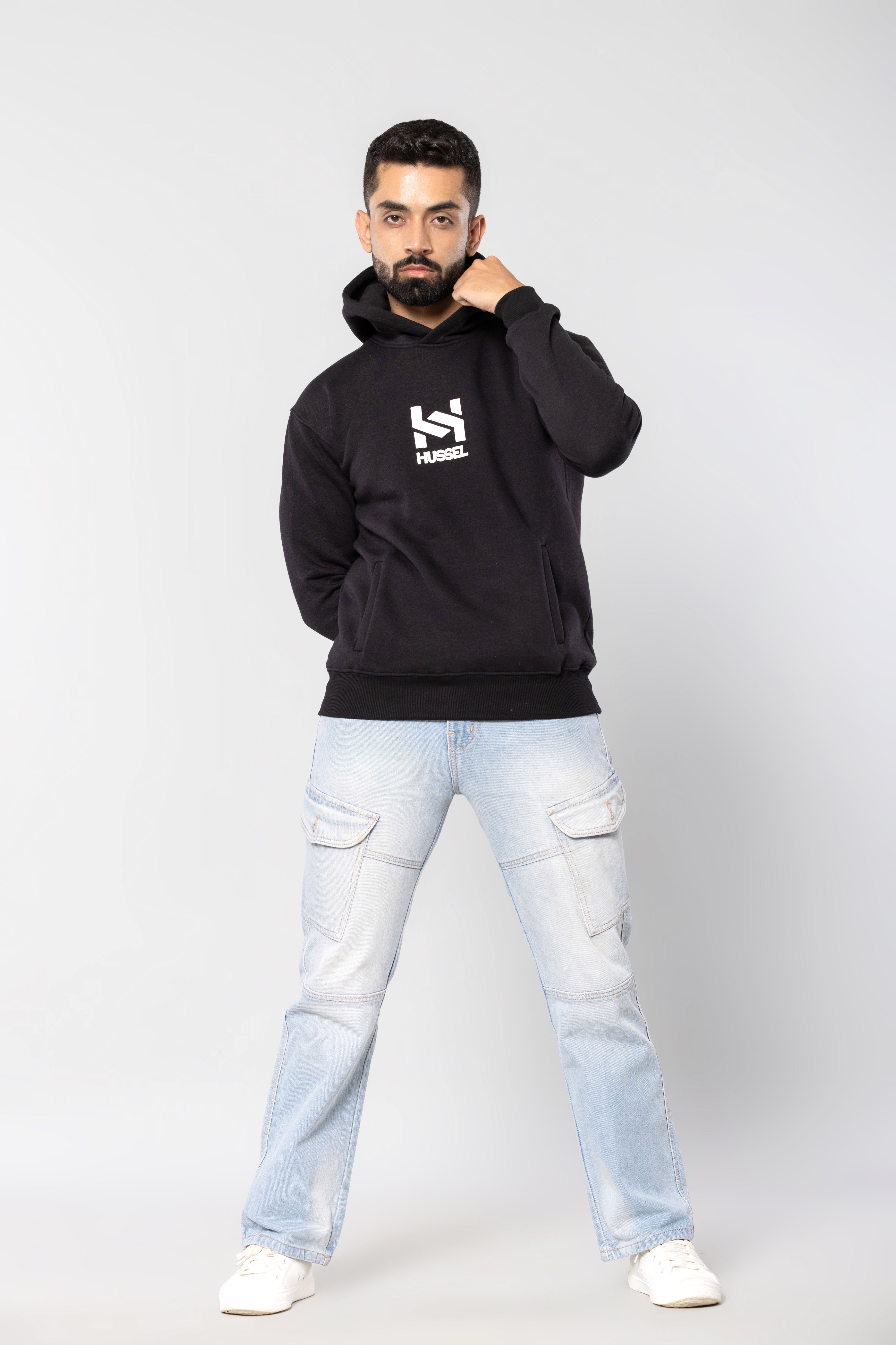 HUSTLER NEVER QUITS - BLACK - Comfort Fit Hoodie