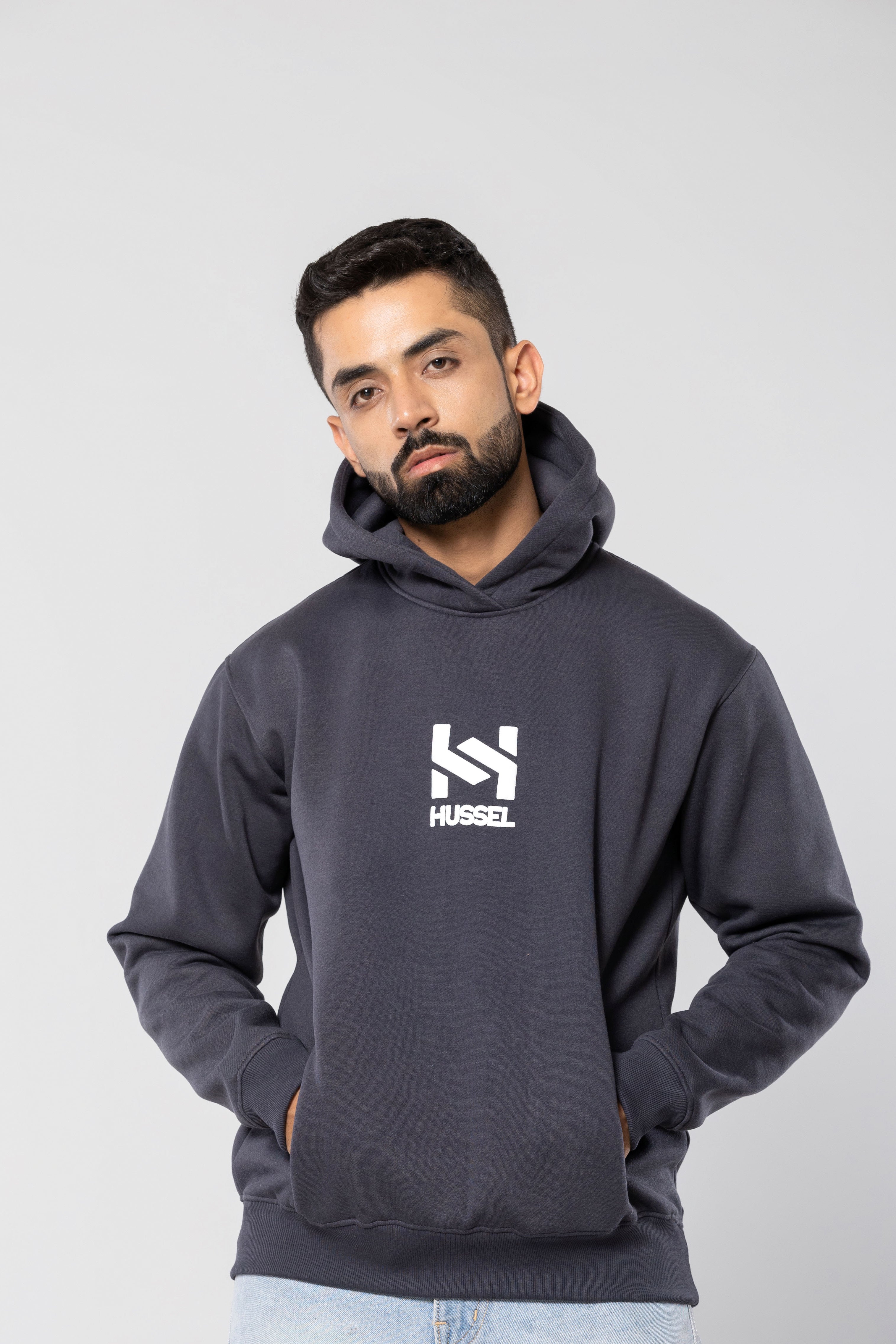 HUSTLER NEVER QUITS - DARK GREY - Comfort Fit Hoodie