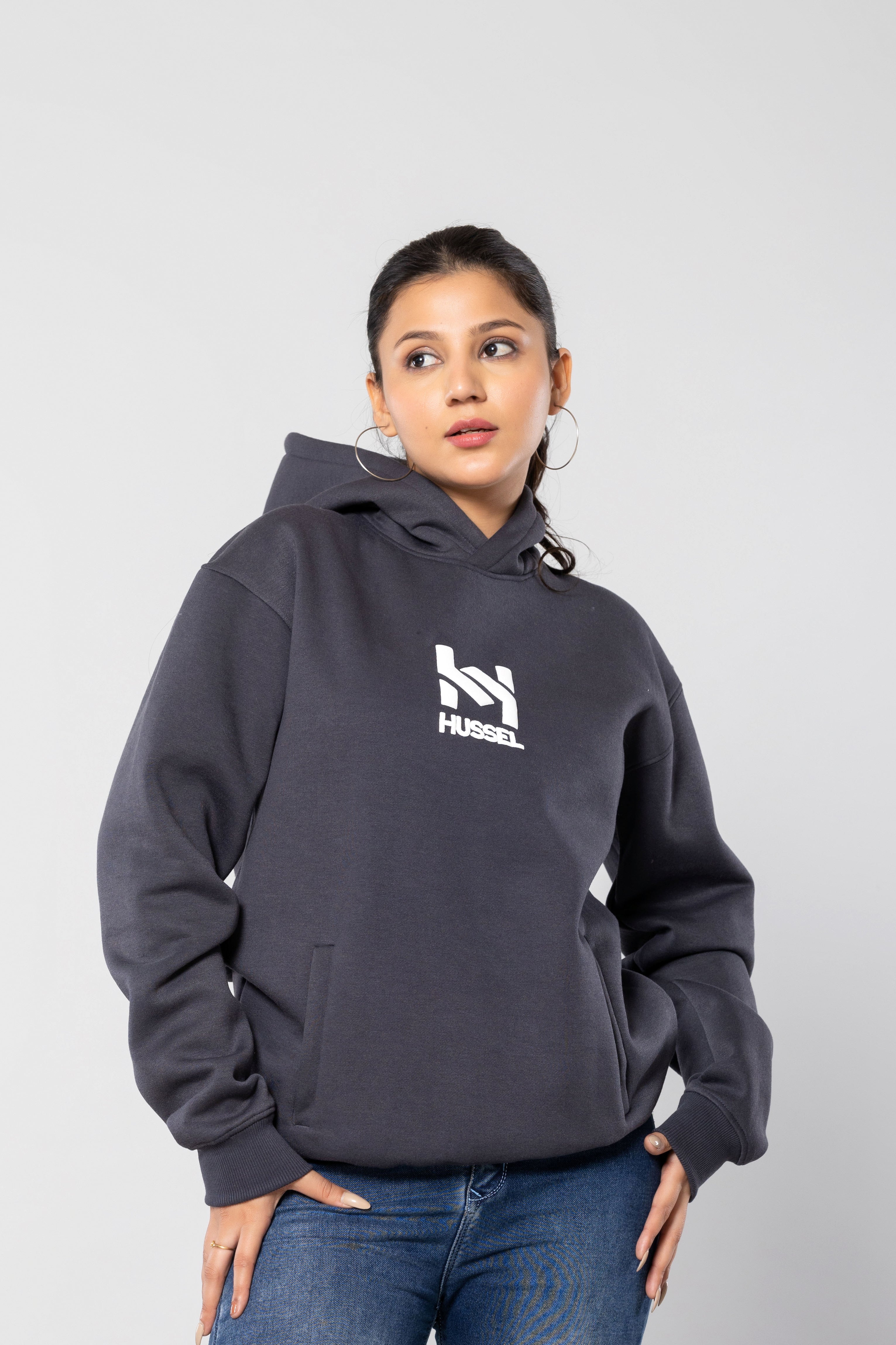 HUSTLER NEVER QUITS - DARK GREY - Comfort Fit Hoodie