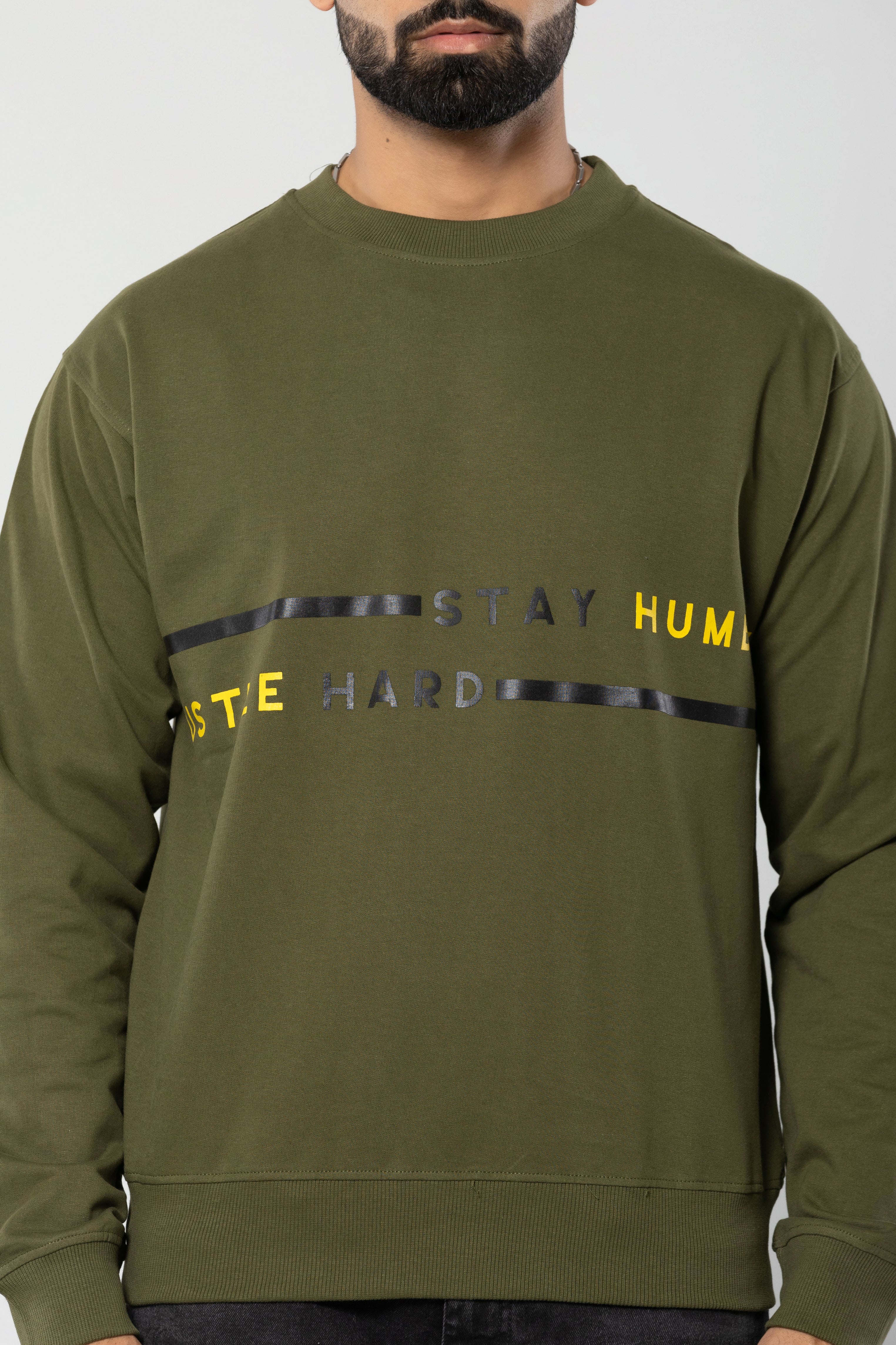 STAY HUMBLE HUSTLE HARD - MILITARY GREEN - Regular Fit Sweatshirt